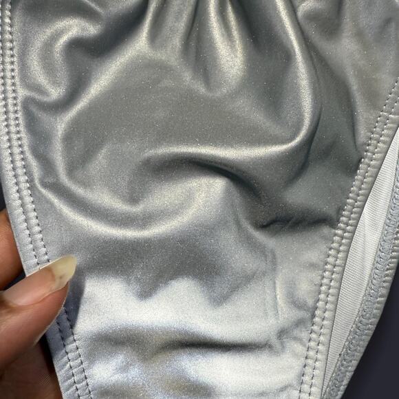 Prettylittlething metallic silver bikini - Picture 2 of 4